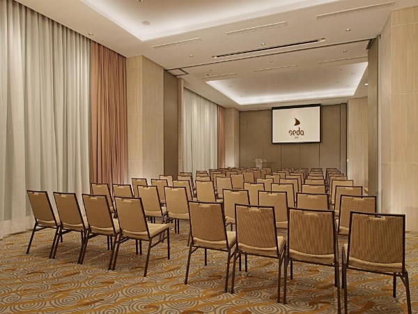 Seda Bonifacio Global City - Multiple Use Hotel image 28