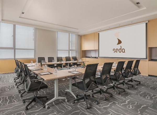 Seda Bonifacio Global City - Multiple Use Hotel image 9